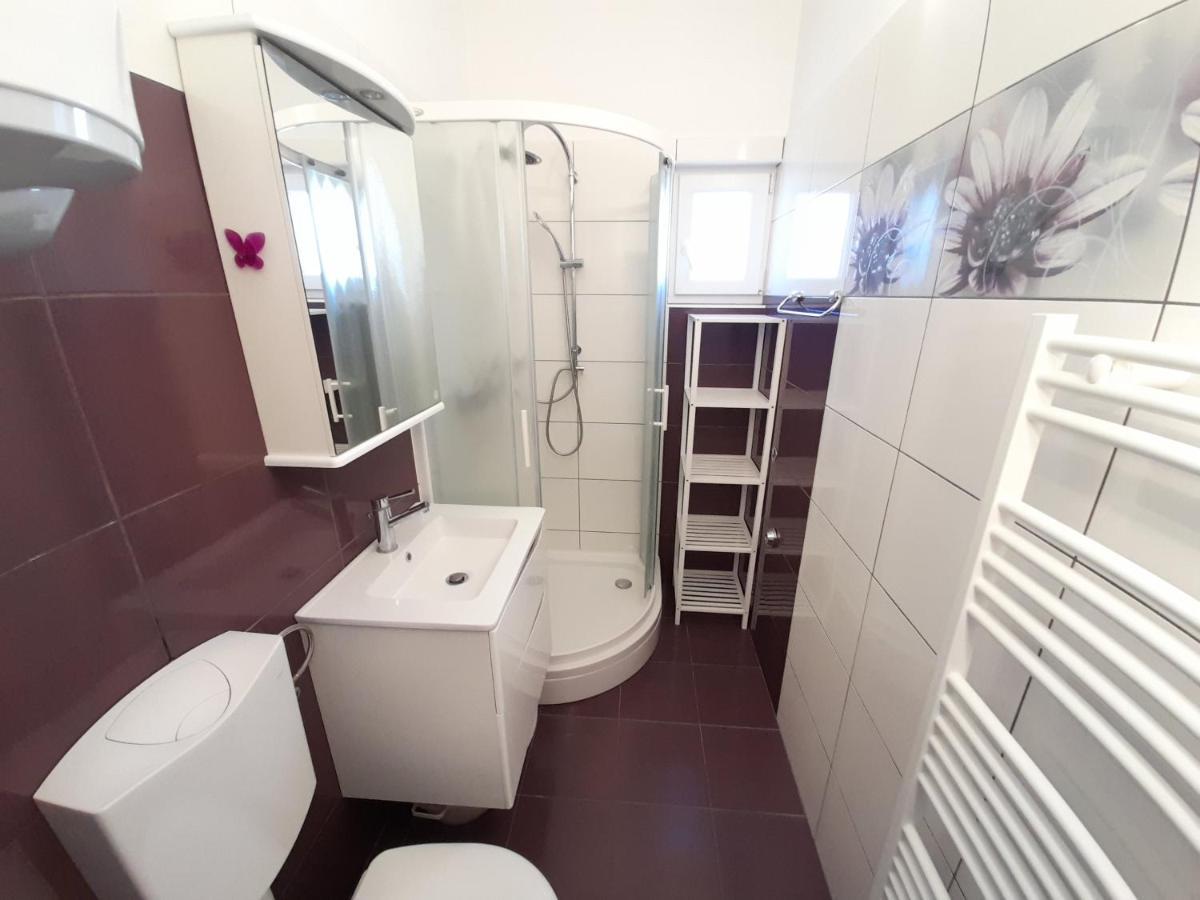 Apartment Perica And Perica With Separate Entrance