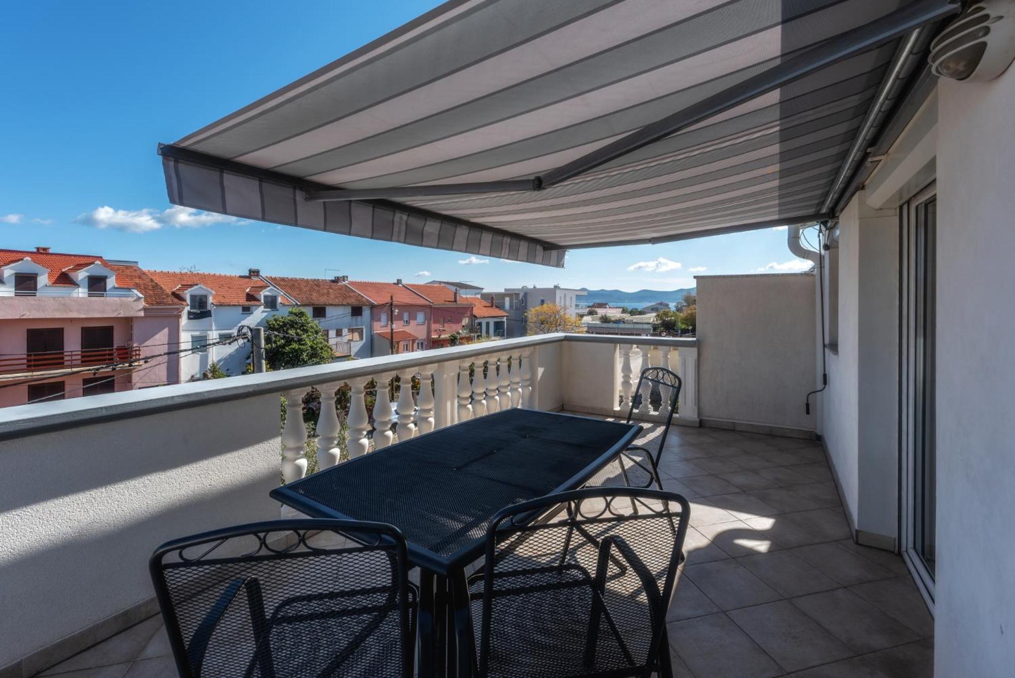 Apartment Perica And Perica With Separate Entrance Zadar